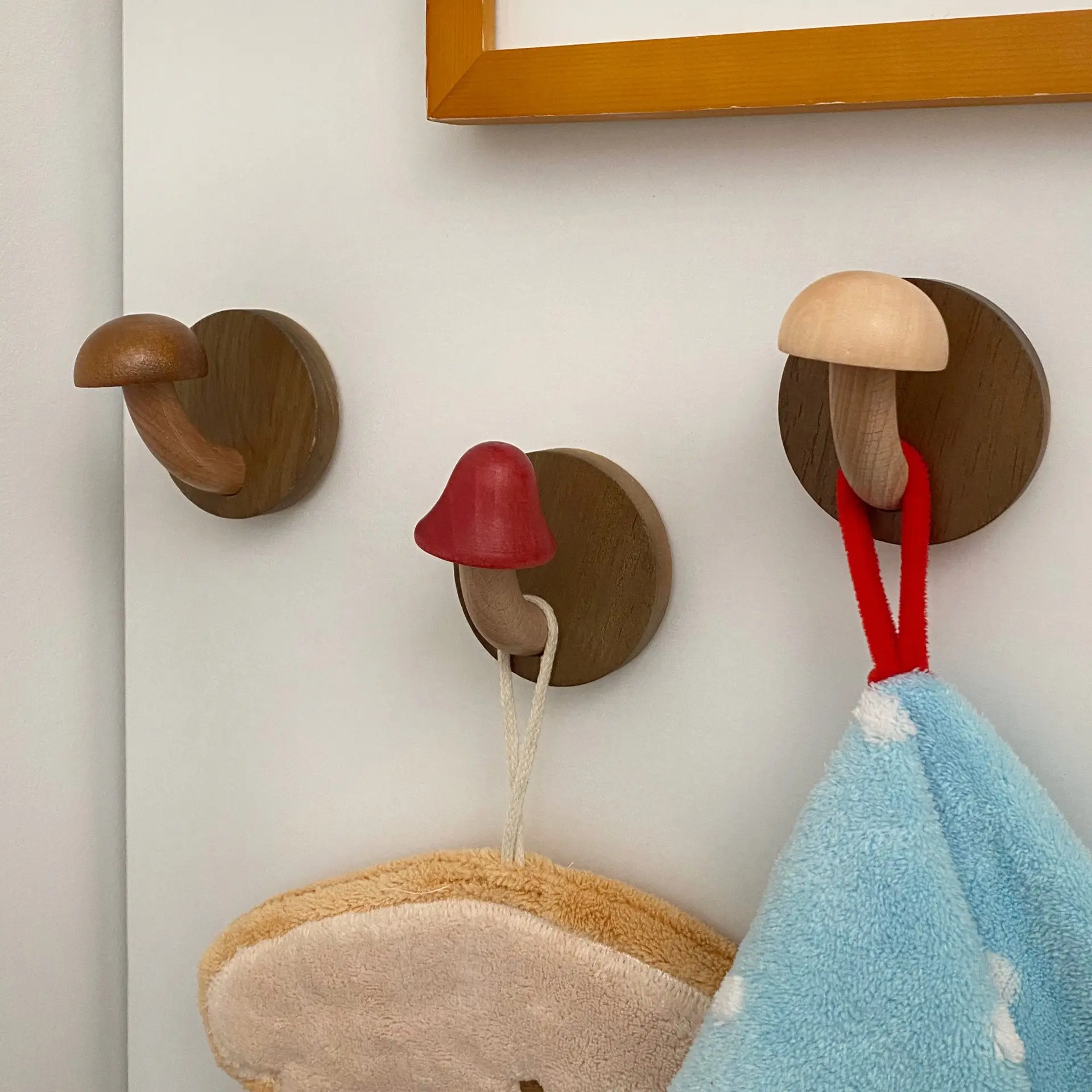 3pcs set Handmade Bohemian Style Mushroom Wall Hook - Heavy-Duty Wooden Rustic Farmhouse Style Coat and Hat Hook, Suitable for Entryways, Bathrooms, and Room Decor, Mushroom-Shaped, Multi-Functional Hook for Hanging Hats