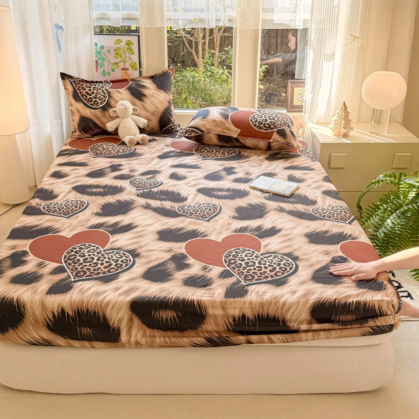 3-Piece New Print Bed Sheet Set, Mattress Protector, Non-Slip Full Cover, Suitable for All Seasons, Comfortable and Soft, Includes Duvet Cover + 2 Pillowcases