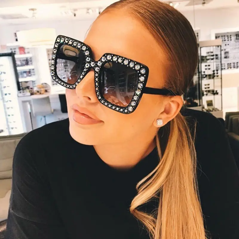 Crystal Star Studded Oversized Square Frame Sunglasses for Women Aesthetic Rhinestone Trendy Chic Large Eyewear Fashion Shades