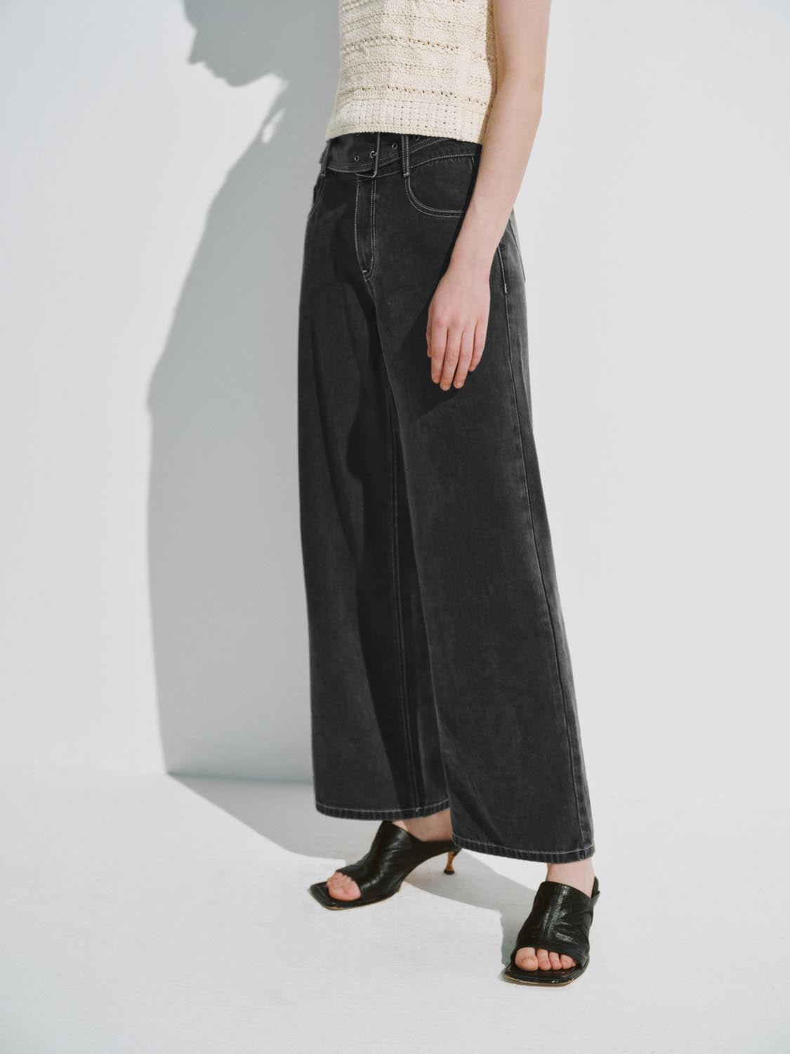 URBAN REVIVO 2026 Summer Women's Retro Stylish Belted Lyocell Wide-Leg Jeans