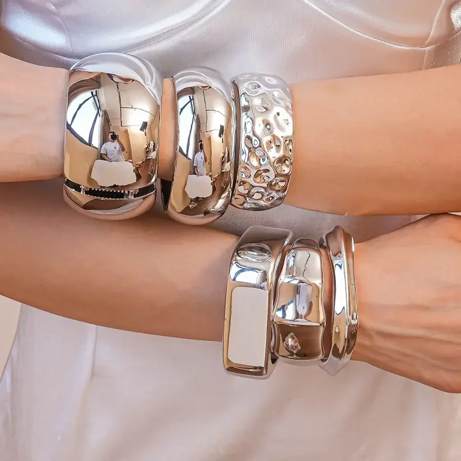 Chunky Silver Geometric Cuff Bracelet - Minimalist Acrylic Statement Bangle for Streetwear & Party Accessories