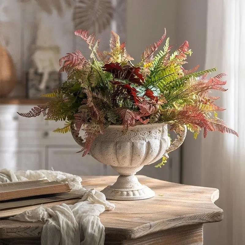 Vintage Rustic Metal Vase, Ideal for Room and Home Decor, Iron Handcrafted Artwork, Roman Style Ornamental Vase, Perfect for Interior Design