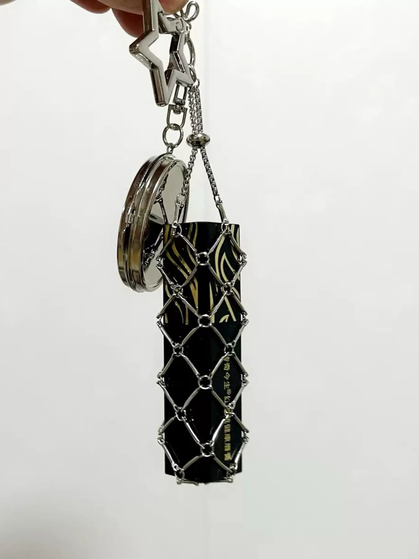 2026 New High-End Silver Color Lipstick Net Bag Pendant, Fashion Keychain Lipstick Case with Mirror, Stainless Steel Mesh Holder, Keychain Lanyard, Keychain Jewelry, Fashionable Alloy Keychain