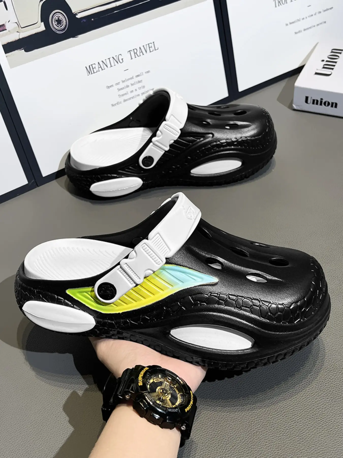 Men's Large Size Holey Shoes, New Summer Outdoor Beach Sandals, Thick Sole Closed-Toe Half Slip-On, Trekking Sports Shoes
