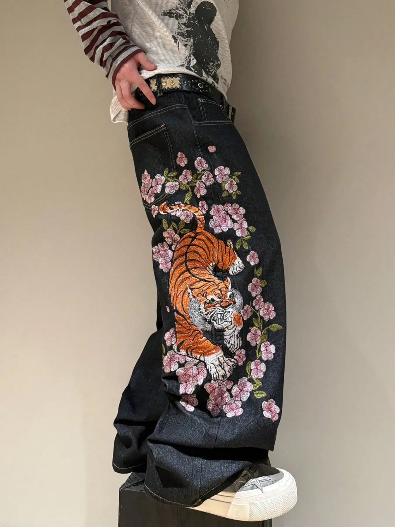 Men's Loose-Fit Jeans Floral with Tiger Cherry Blossom Embroidery, Fashionable Wide-Leg Straight Leg Pants, All Seasons Trendy Long Pants