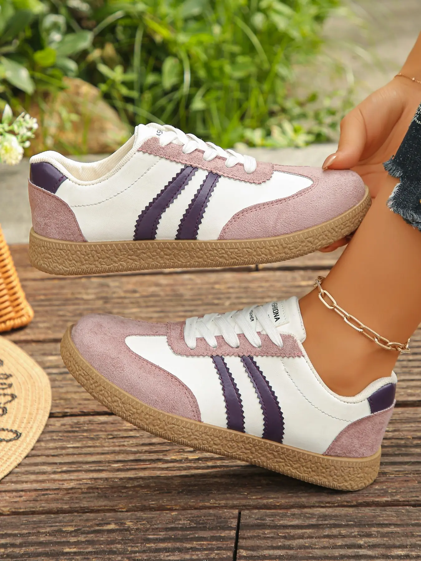 Women's Retro Striped Casual Athletic Sneakers, Suede Patchwork Rubber Sole, Classic Low Top Walking Shoes, Casual Training Footwear