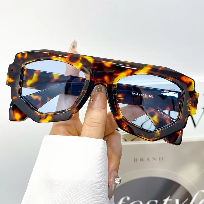 New Irregular Shape Large Frame Glasses, Trending Glasses, Trendy Unisex Fashion Eyewear, Perfect for Photoshoots and Daily Wear, Stylish Decorative Sunglasses, Trendy Fashion Shades