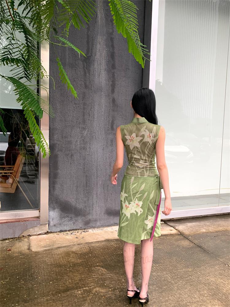 New Chinese-style lily pattern reversible cheongsam top + new Chinese-style lily pattern reversible one-piece skirt