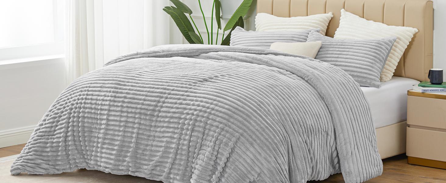 BEDELITE Flannel Comforter Set Super Soft & Warm Fluffy Pink Valentine's Day gift - Elegant Striped Design for Winter - Twin/Queen/King Sizes Machine Washable