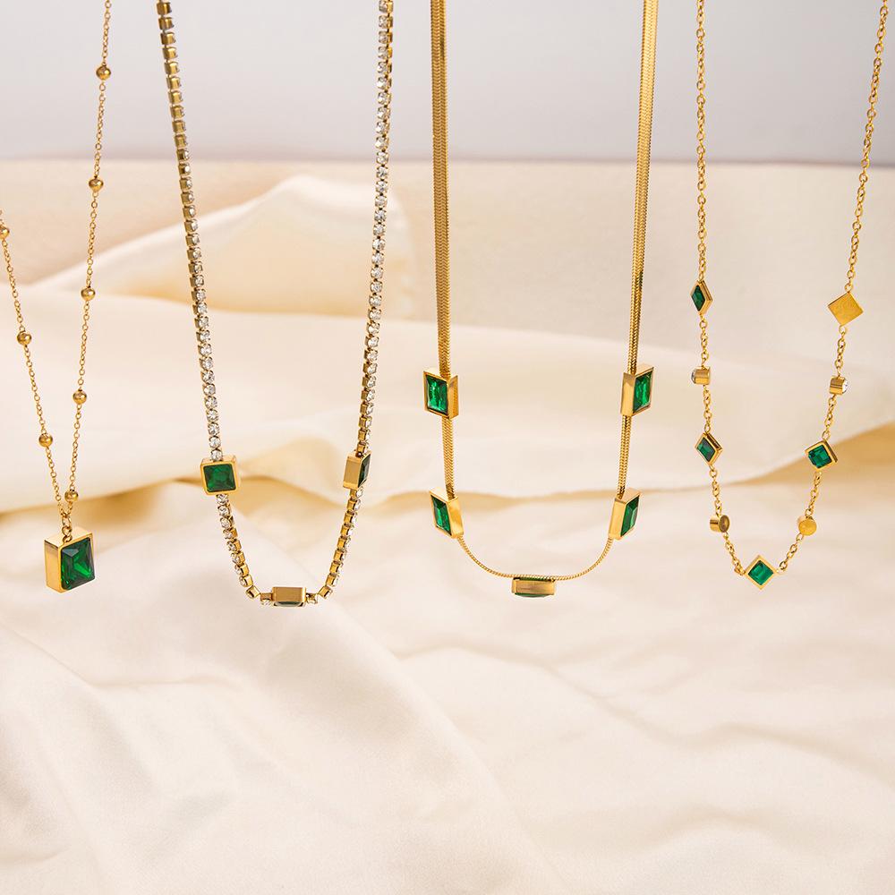 Stainless steel necklace plated with 18K gold, square emerald green rhinestone zircon clavicle chain necklace jewelry