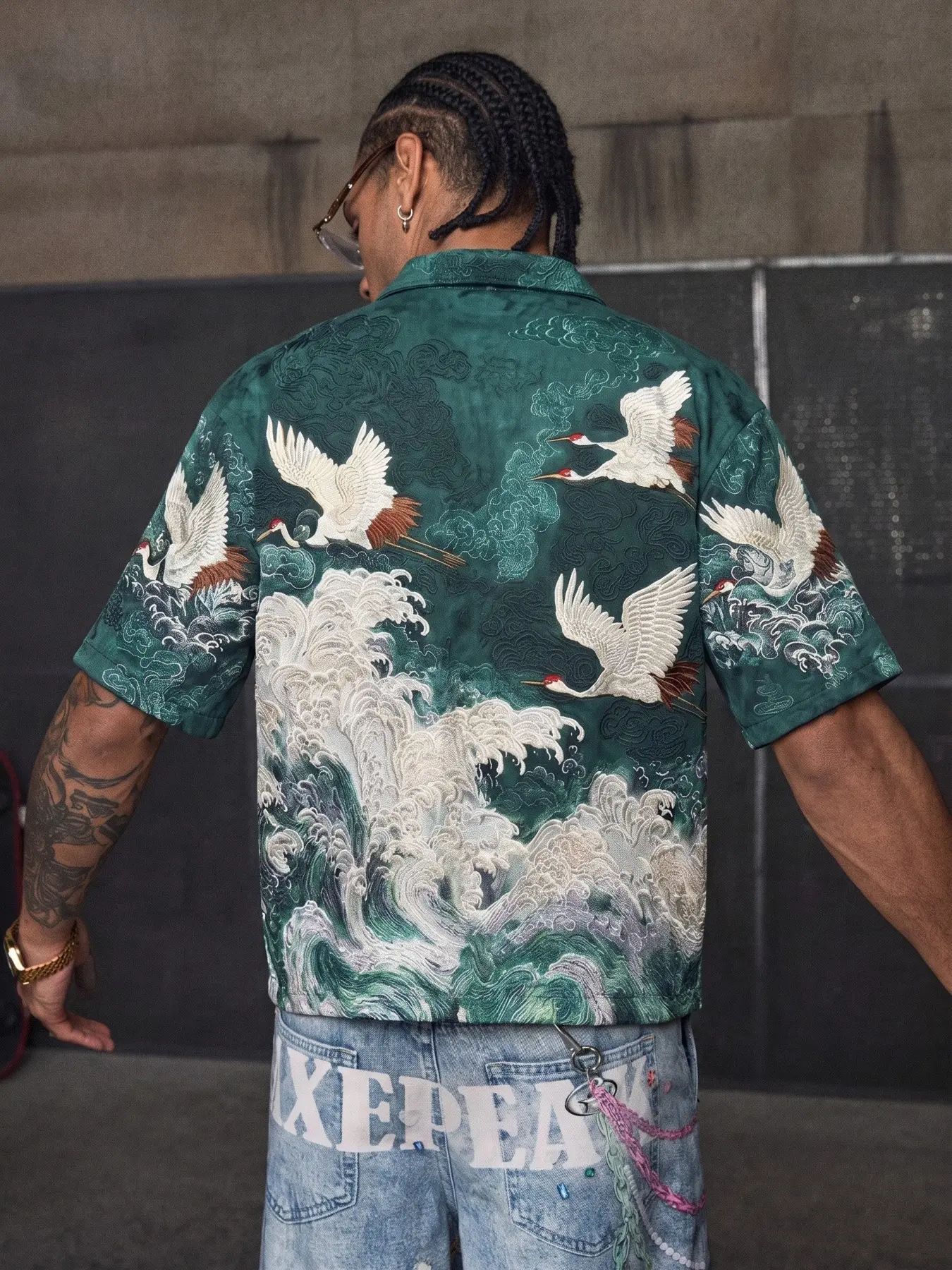 Polyester Men's Y2K Oriental Streetwear Short Sleeve Camp Collar Casual Shirt, Loose Satin Button Up Top With Wave & Red-Crowned Crane Full Print, Vintage Asian Aesthetic Shirts For Urban Hip Hop Summer Street Outfits, Casual Fashion Shirt