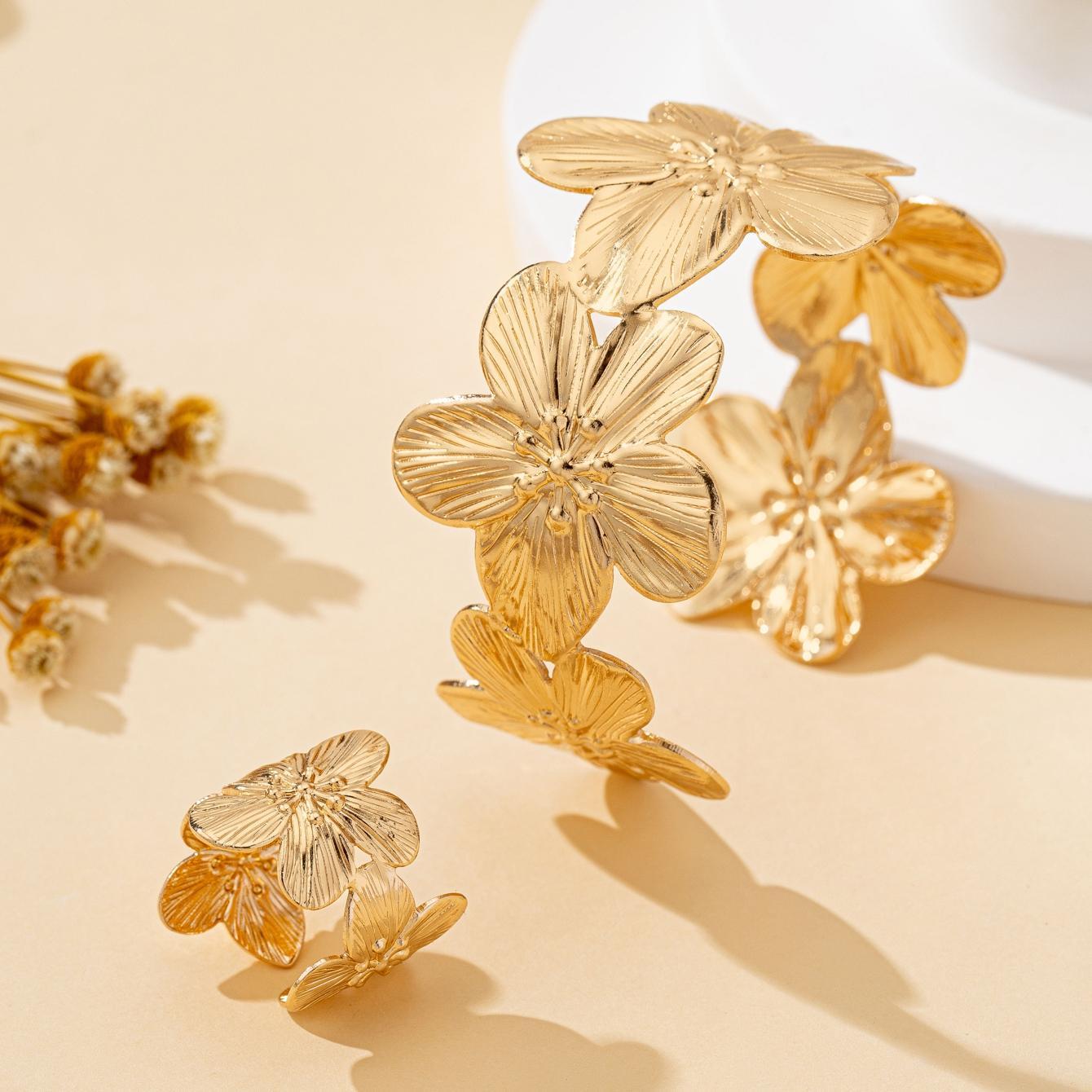 Women's Jewelry Set Bohemian Style Adjustable Open Metal Flower Bracelet and Ring Set Suitable for Daily Wear and Gift-Giving