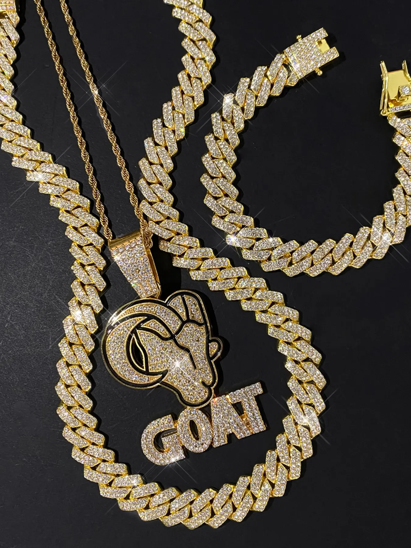 4pcs Goat Letter Pendant Necklace Bracelet Set, Fashionable Fun Goat Pendants, Cuban Chain, Alloy Rhinestone, Street Dance Style