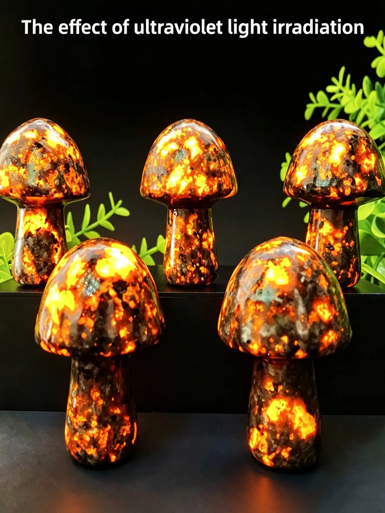 1PC Yooperlite Small Mushroom Natural Crystal Carving, Fluorescent flame stone, UV-reactive stone, Crystal Decorative Stones, Home decoration, Desktop decoration