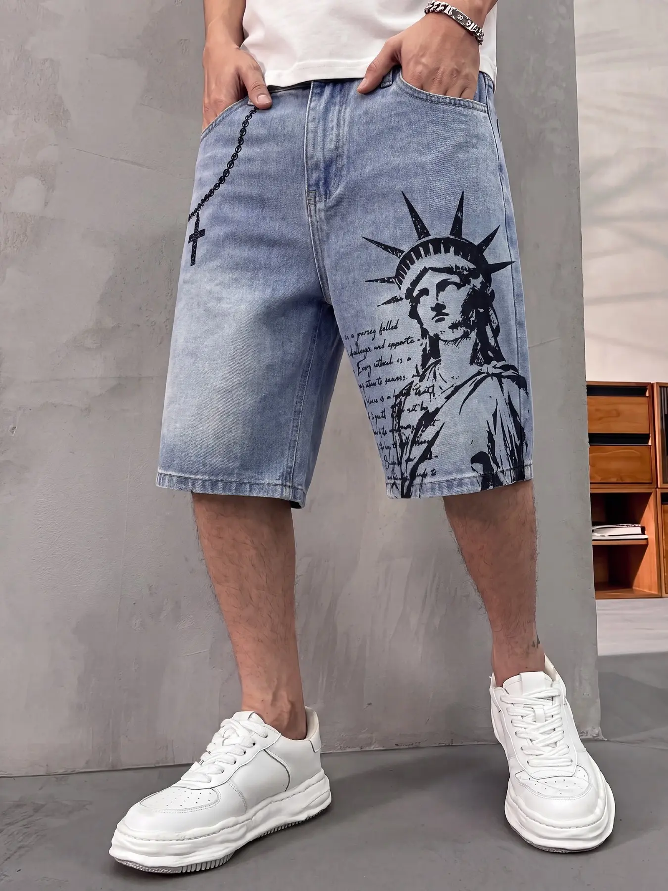 American retro men's denim shorts, loose and wide leg cut, classic light color washed, Statue of Liberty pattern, high street style, comfortable for daily wear in summer