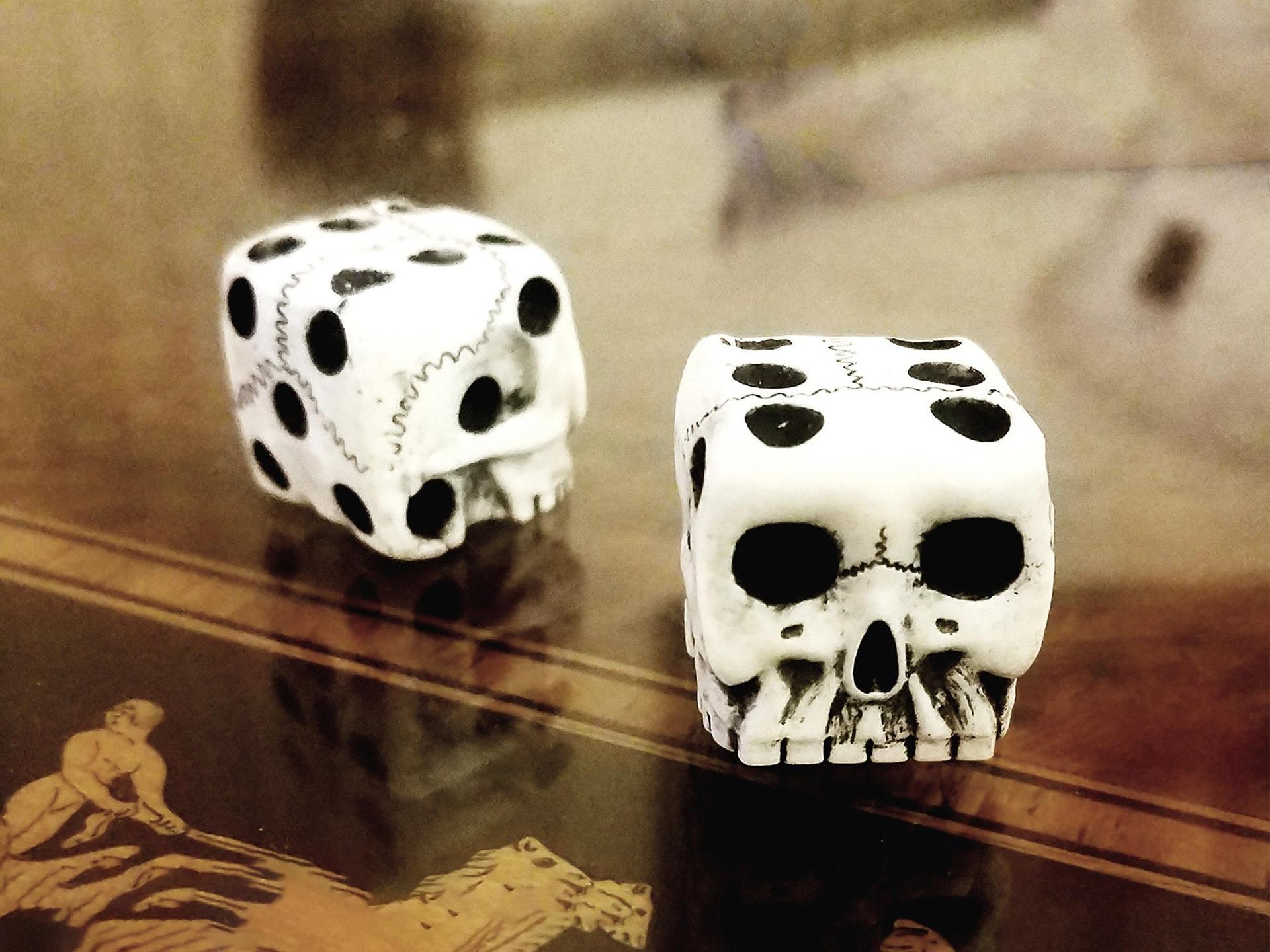 Halloween White Skull Resin Dice Game Leisure Toy Equipment Identity V Demon Mini Set