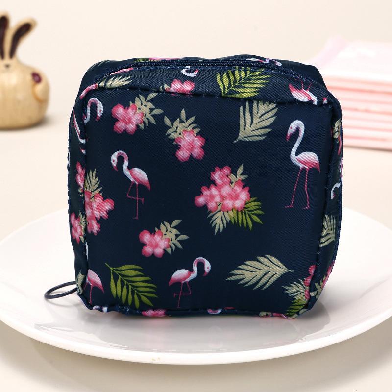 Cartoon Pattern Sanitary Napkin Storage Bag, 1 Count Portable Menstrual Pad Storage Bag, Small Zipper Space-Saving Pouch, Space Saving Bags for Outdoor Travel and Home Organizer Supplies #GLOBAL PICKS