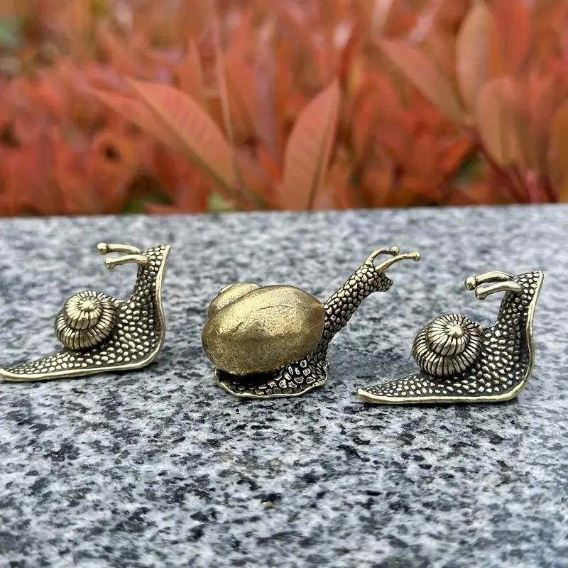 Vintage Brass Snail Statues Set of 3, Miniature Conch Decor, Complex Spiral Design, Copper Color Home & Garden Ornaments, Home Decoration