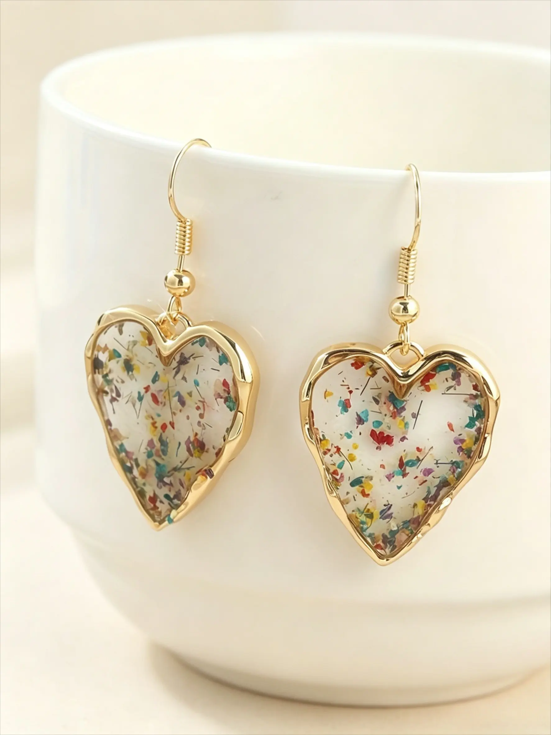 A Pair Of French Retro Floral Heart-Shaped Ear Hooks With Dropper Glue And Transparent Heart-Shaped Earrings For Women's Vacation, Daily Commuting Atmosphere, Earrings