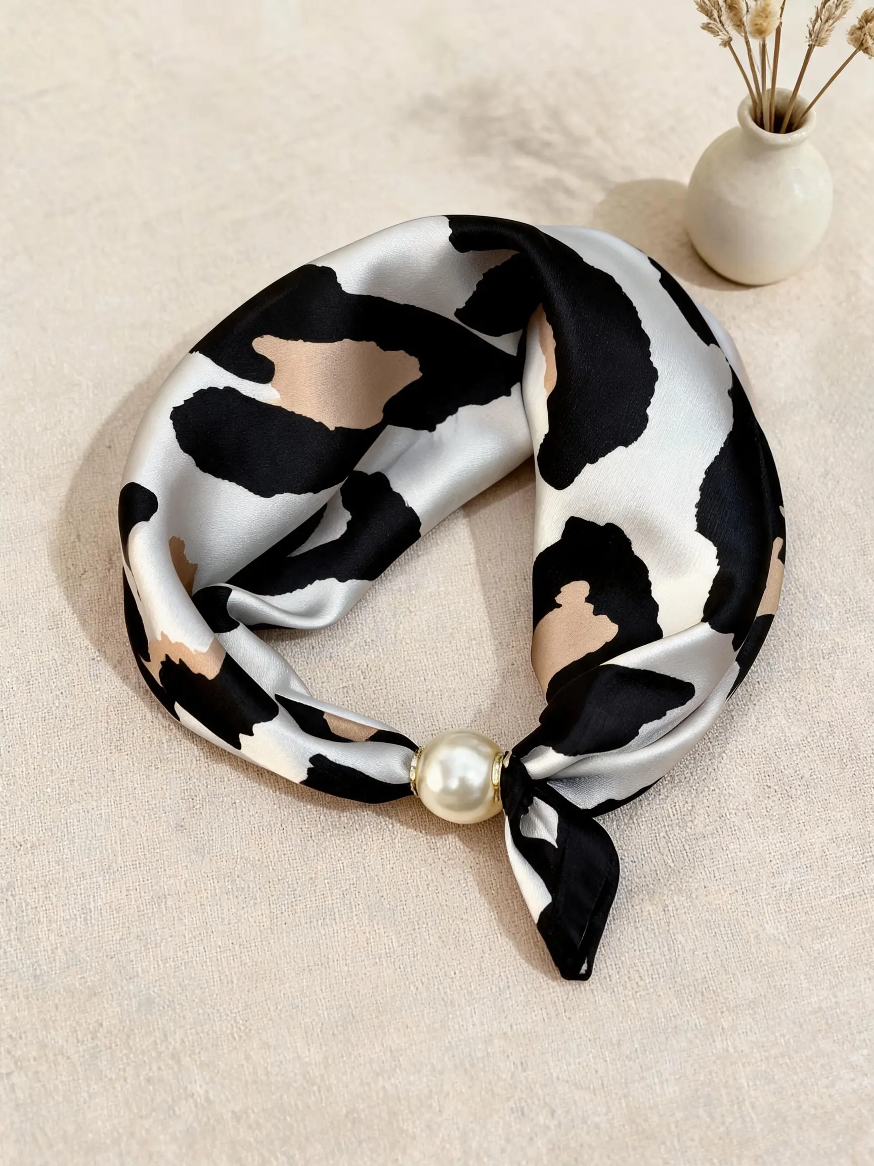 Pearl Magnetic Clasp Necklace Scarf, Colorful Leopard Print Pendant Neck Wrap, Elegant Soft Comfortable Printed Polyester Scarf, Neckscarf, Fashion Accessory, Holiday