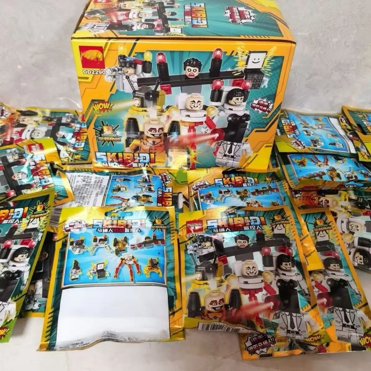 Random 6-Piece Trendy Toilet Surveillance Figure Set, Independent Color Print Blind Bag Decorative Display, Fun Gift for Short Video Enthusiasts