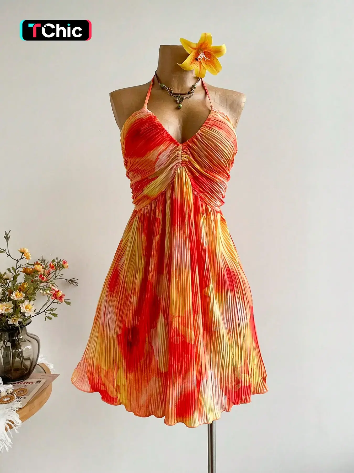 Party Sunset Tie-Dye Backless Mini Dress, Vacation Pleated Flowy Dress, Tea Party Beach Dress, Suitable for Fall, Halloween