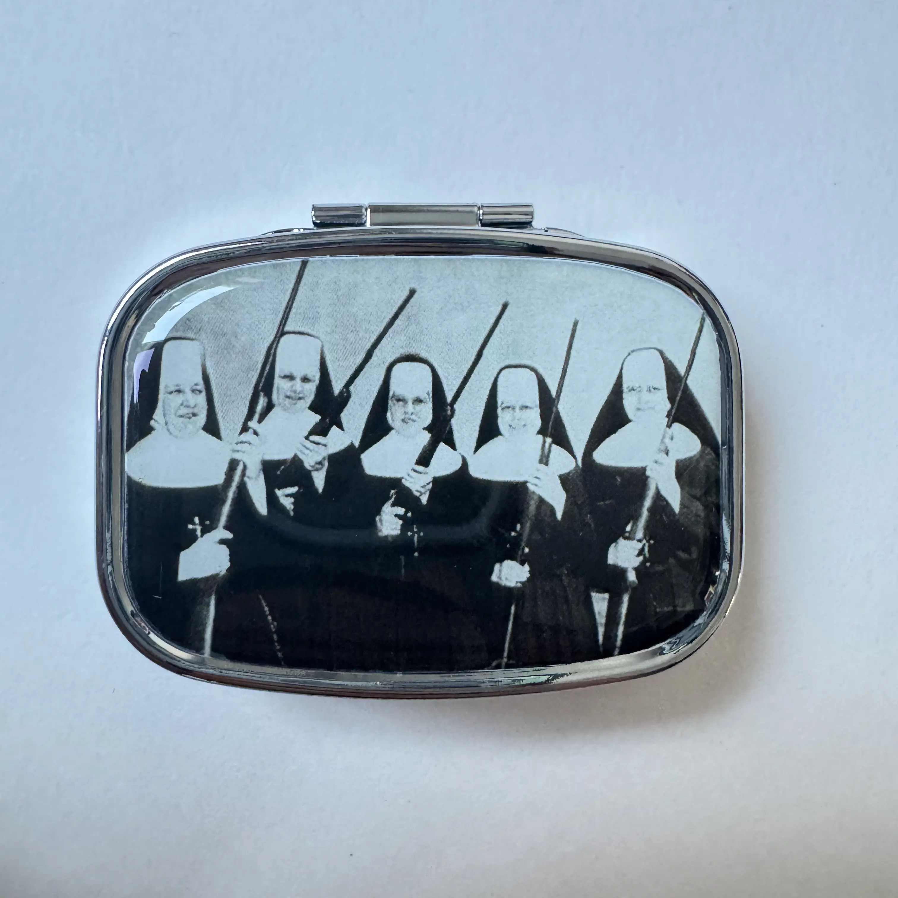 Vintage Artwork Glossy Metallic Shell Pill Box - Portable Space-Saving Pocket Pill Organizer Storage Box for Parents, with Flip-Top Snap, Divided Compartment for Medicine, Trinkets (Resin Accents)