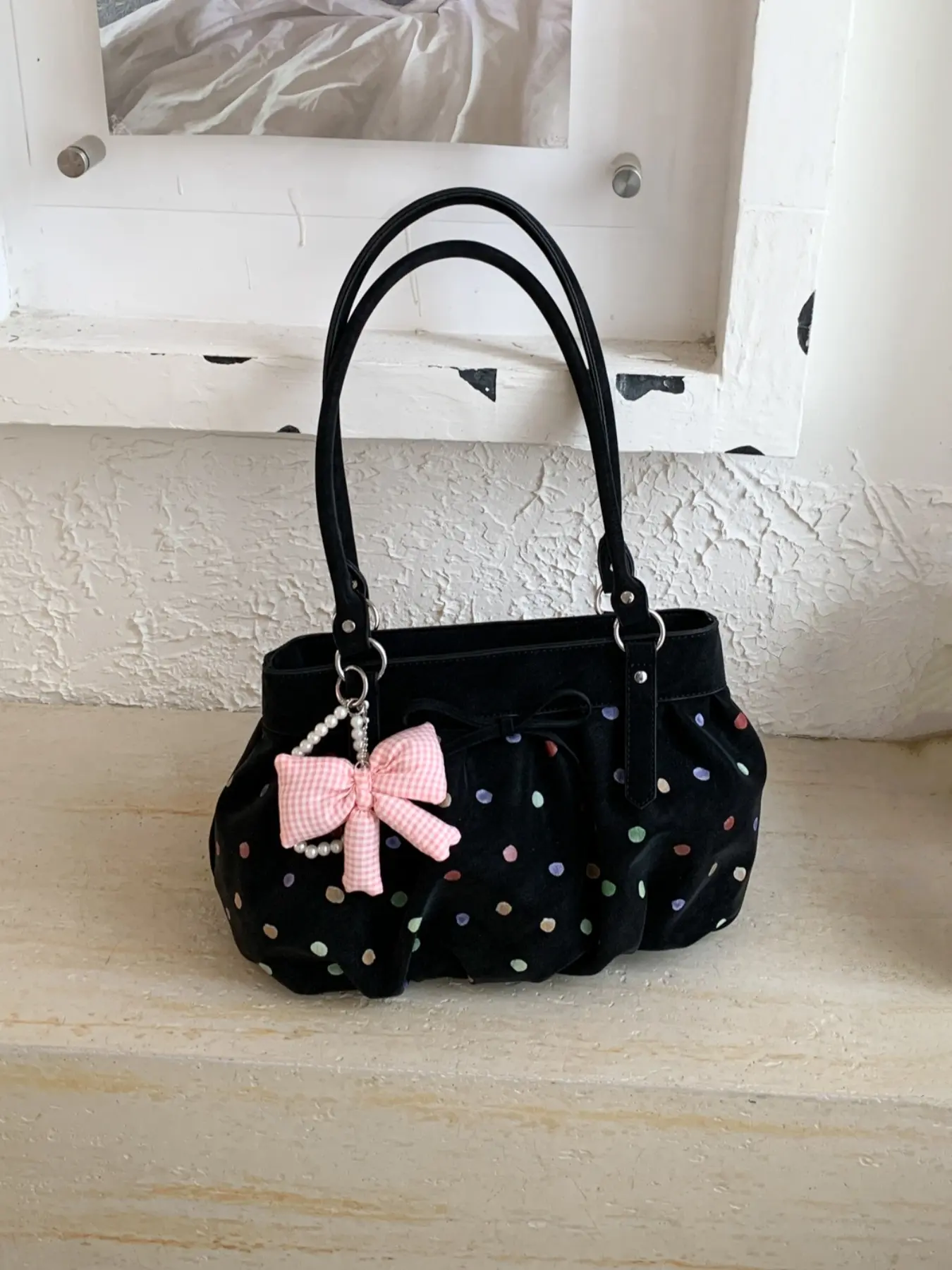 Retro luxury sweet girl style pleated polka dot shoulder bag, with bow pearl pendant daily commute fresh handbag Embellished shoulder bag