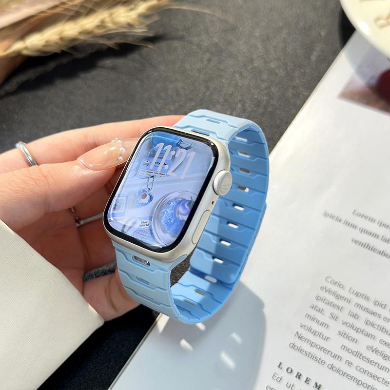 Magnetic Strap For Apple Watch Bands Ultra 2 49mm 45mm 44mm 46mm 42mm 40mm Belt Silicone Bracelet iWatch Series 11 10 8 7 6 5 9 SE
