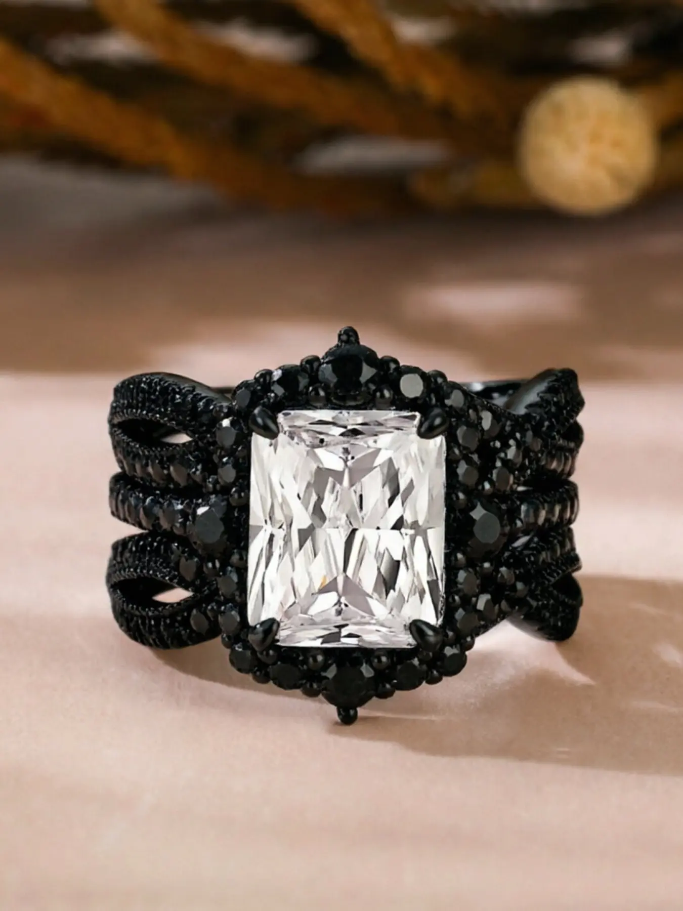 Black and gold style double-layer stackable 2-piece ring set, featuring a cushion-cut artificial zircon ring. Dark, sweet, cool, light luxury, and high-end aesthetic. Suitable for party and evening wear decoration. Unique and exquisite women's jewelry.