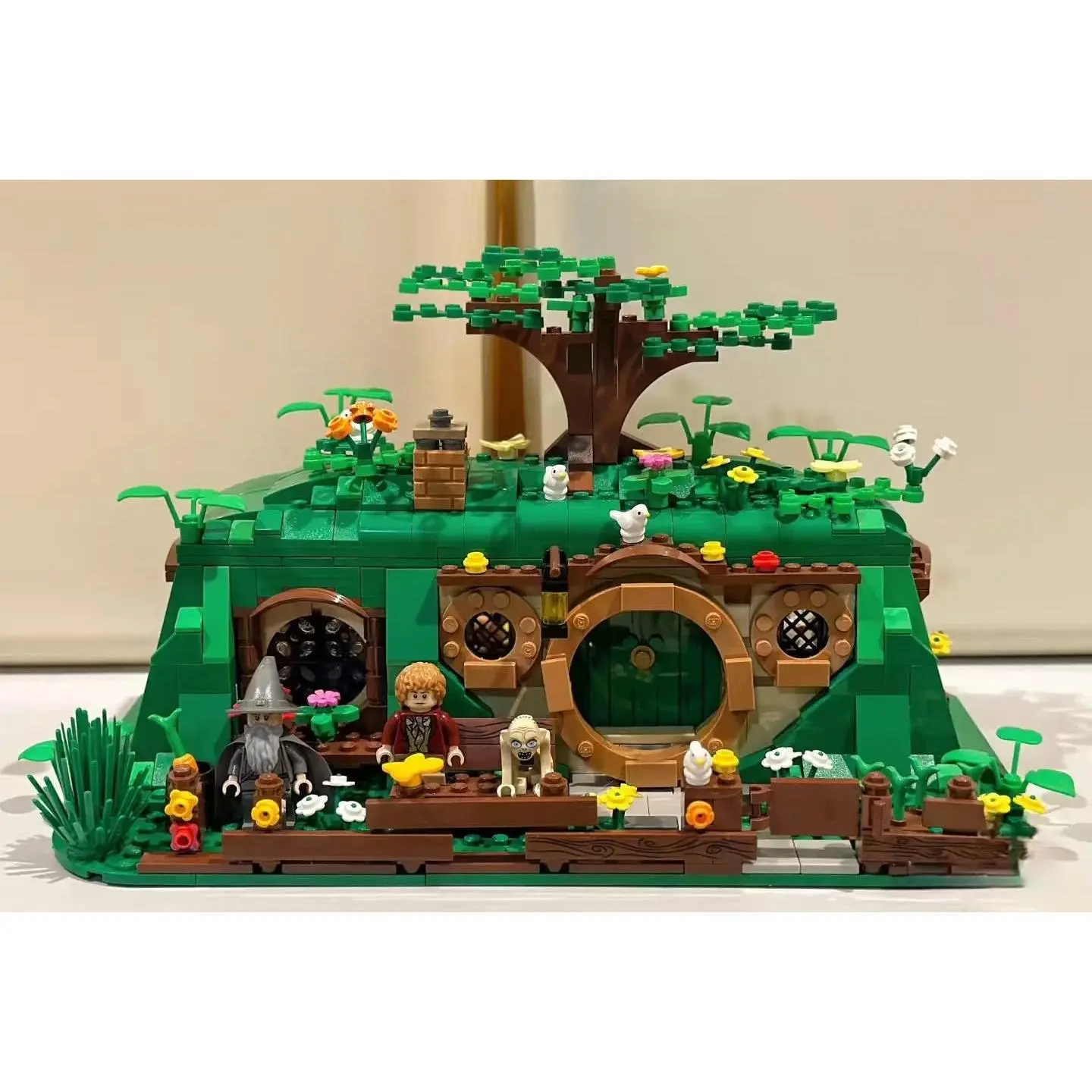 MOC 657PCS End And Lord Rings The Model Building Blocks Architecture Toy Education Brick Christmas Gift Holiday Party Gift