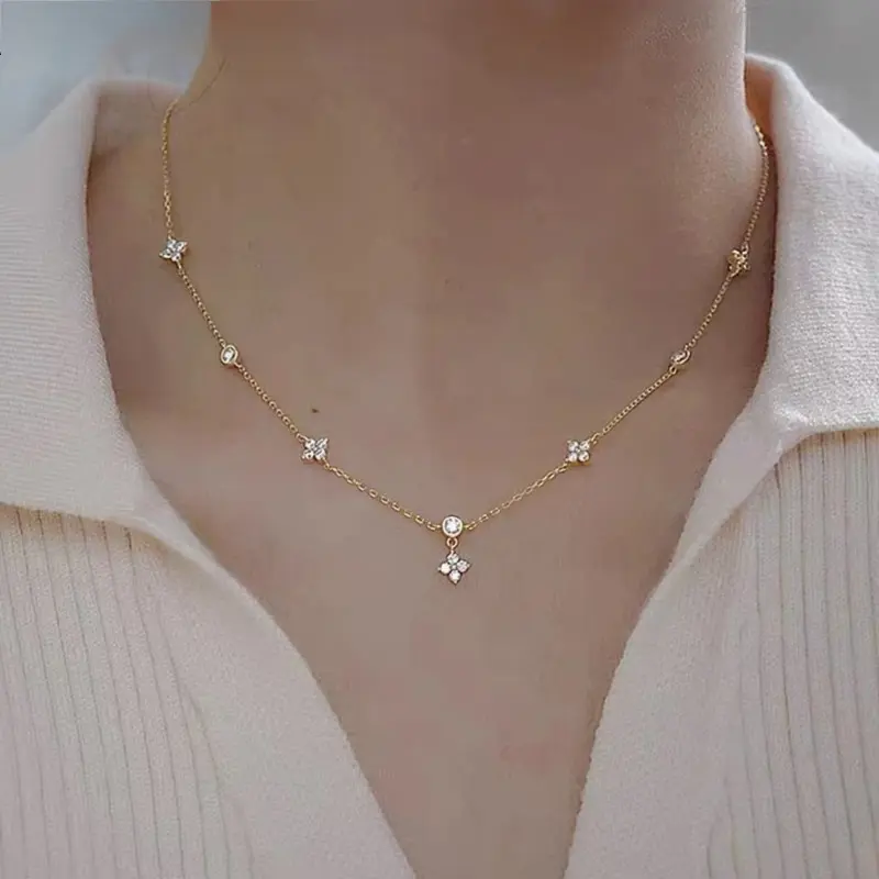 1Pc Luxury Choker Necklace Decorated with Round Four-Leaf Clover Zirconia, Delicate Chain Collar Fashion Accessory, Elegant Daily Jewelry for Ladies