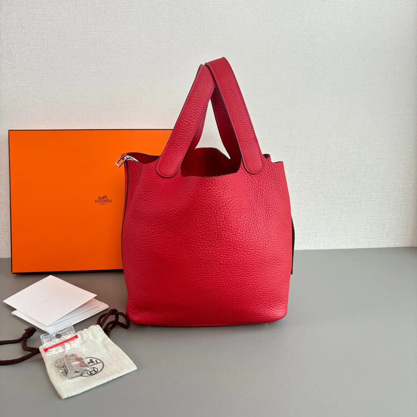 Pre-owned Hermes picotin 22 Red Silver Hardware Bucket Bag 5E Luxury Bag P04E03001