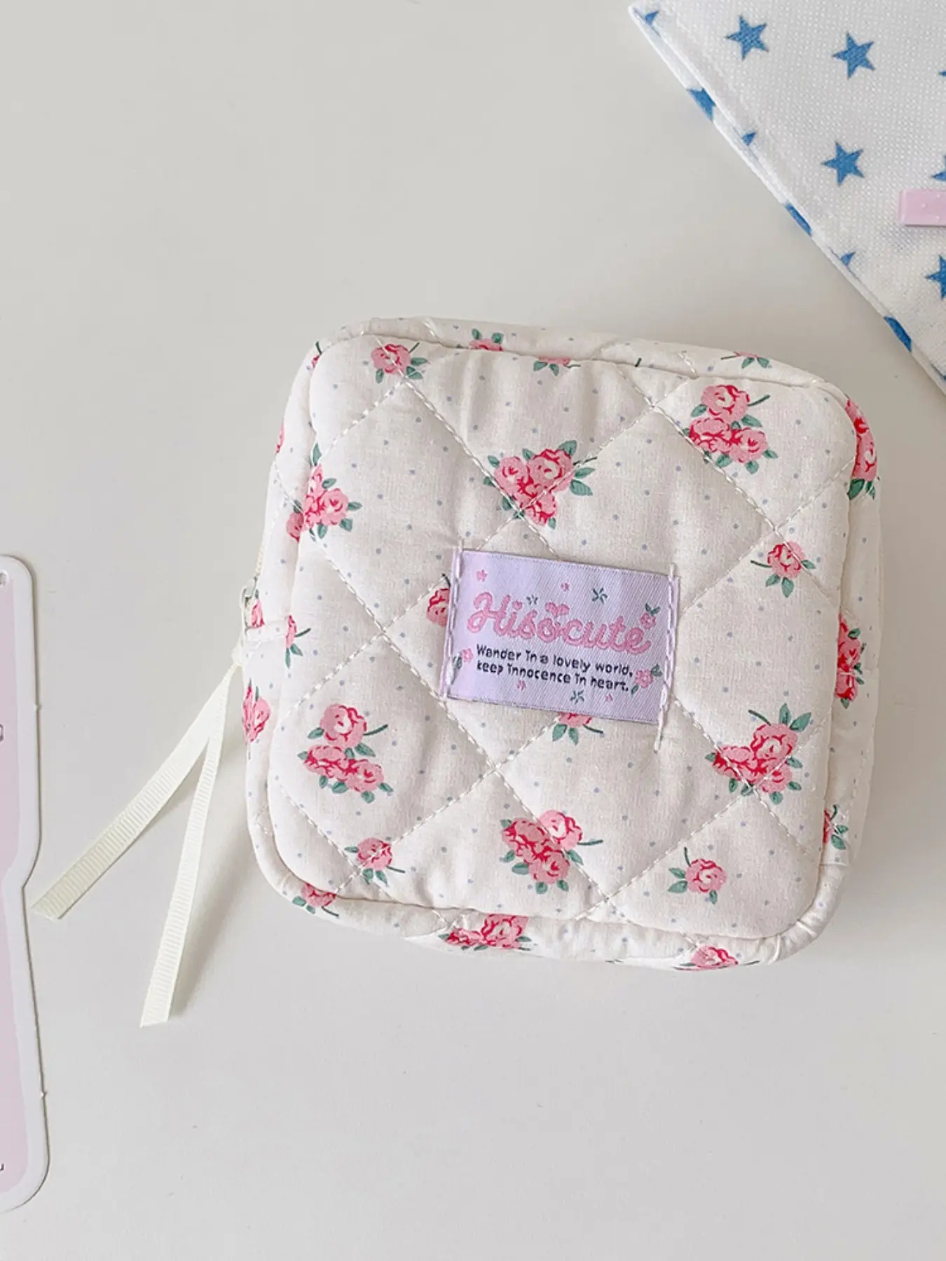 Cute Fabric Quilted Makeup Bag, Portable Student Sanitary Pad Organizer, High Aesthetic Bluetooth-compatible Earphone Case, Makeup Bag