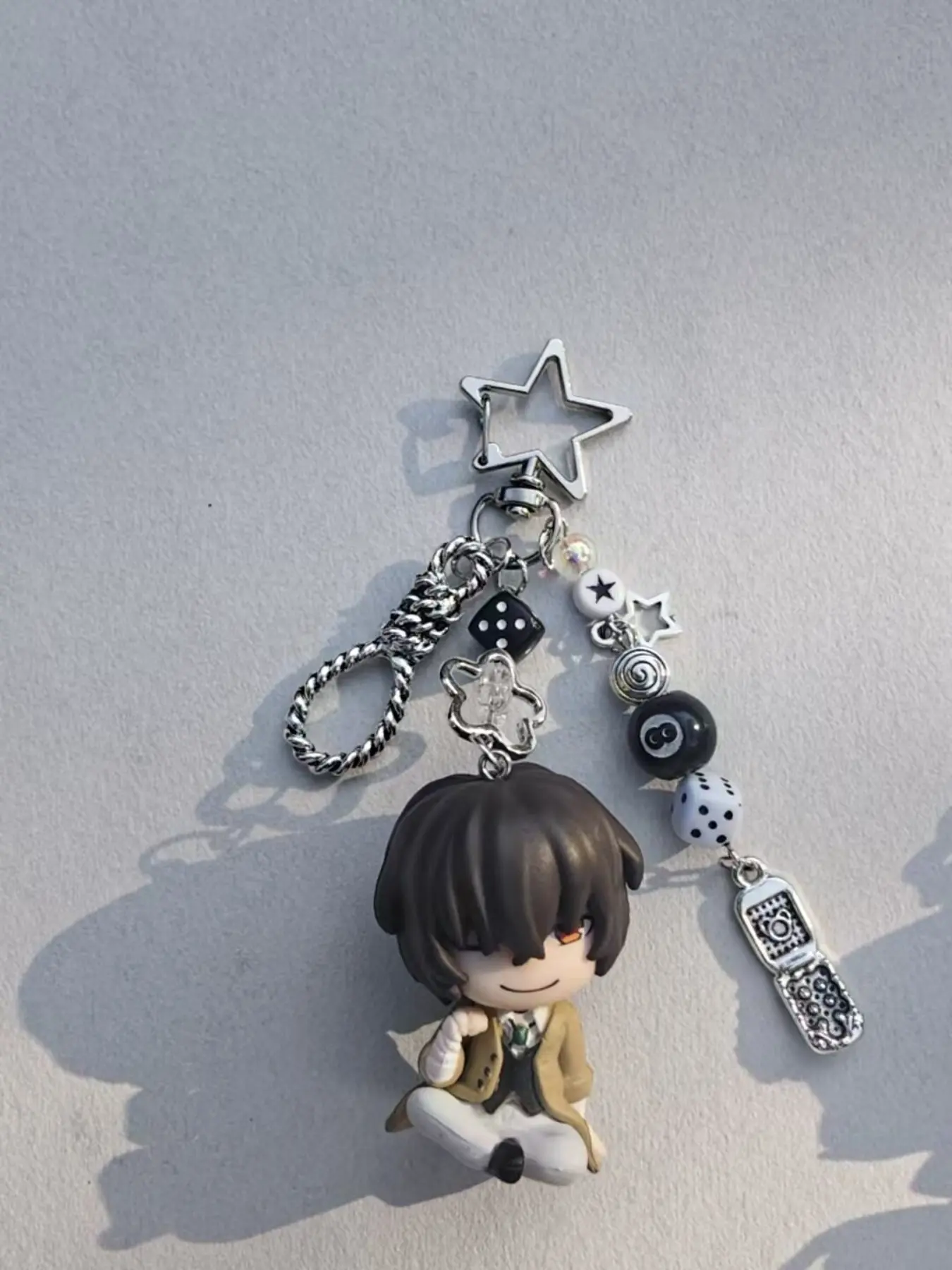 Bungo Stray Dogs Figurine Keychains, Collectible Anime Merchandise, Perfect Gift for Fans, Durable Plastic Material, Ideal for Keychain Use