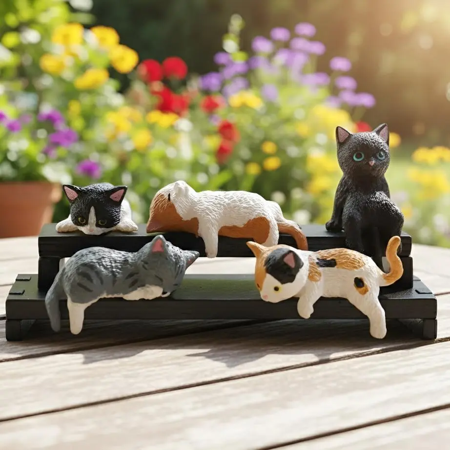 2026 Mini Cat Desk Figurines Set of 5 Resin Multi Pose Kitty Ornaments Cute Cartoon Style Desk Companions for Home Offices Cubicles Playful Charming Desktop Decoration
