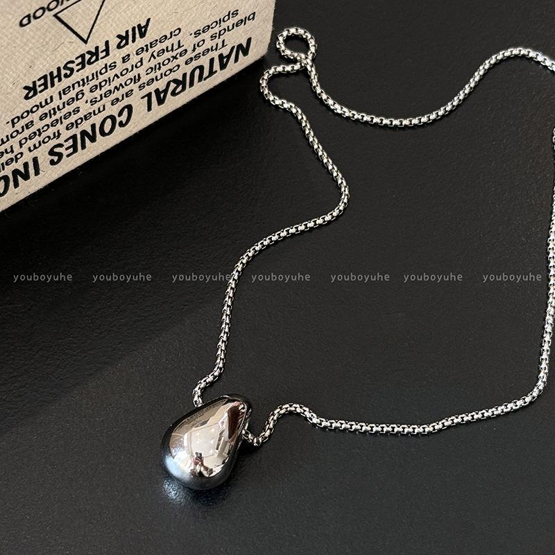 Minimalist Silver Teardrop Titanium Steel Necklace for Women | High-End Long Sweater Chain | Edgy Cool Tone Fashion Accessory