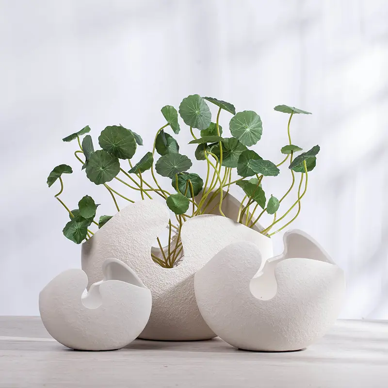 Nordic Simple Style White Porcelain Round Flower Vase - hp13224-1 Small Eggshell Ceramic Craft, Decorative Artistic Design Vases for Modern Creative Flower Arrangement, Manufacturer Wholesale Home Decor