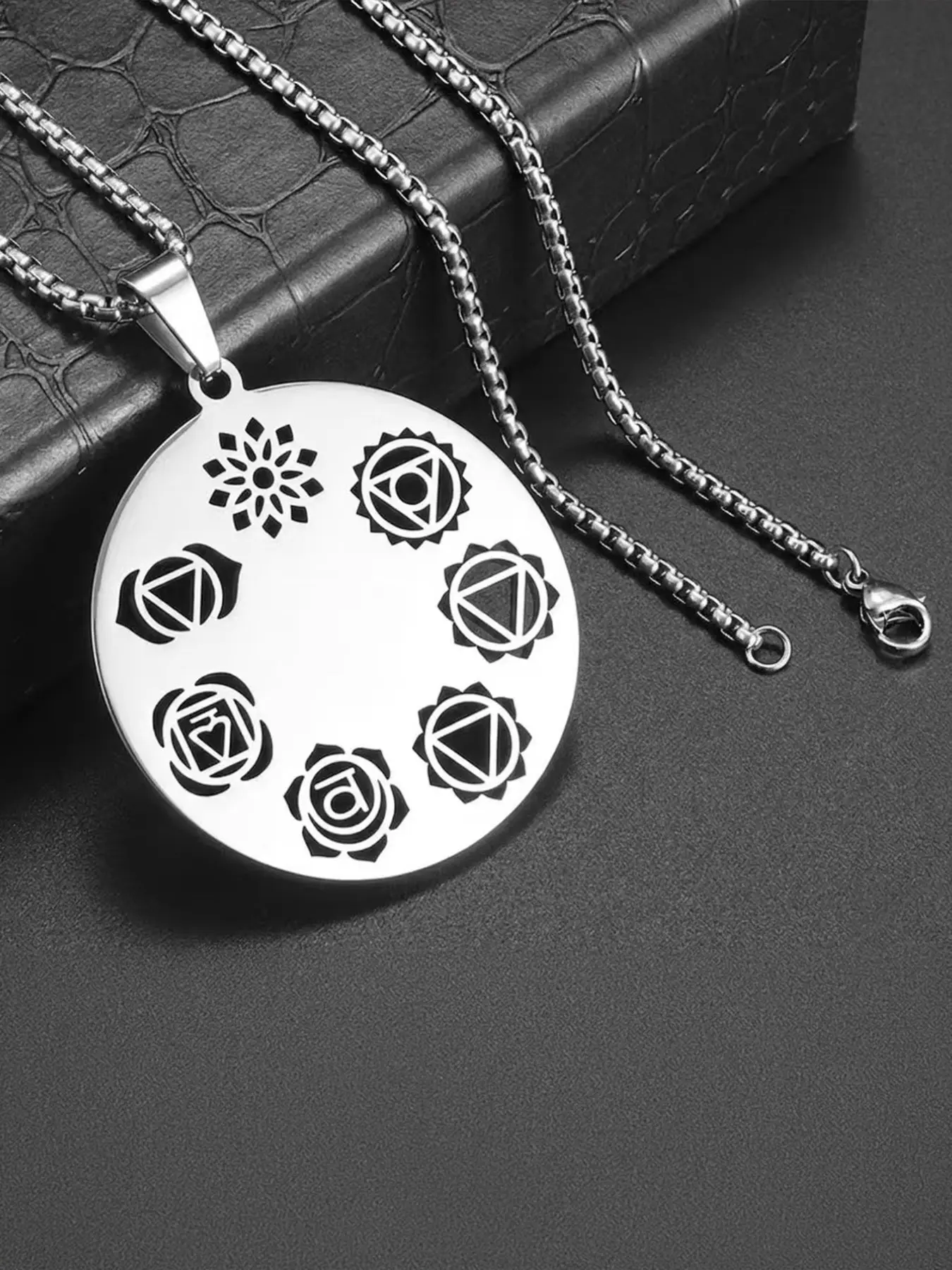 Hollow Chakra Healing Necklace, Stainless Steel Yoga Meditation Pendant, Ideal for Yoga Enthusiasts, Spiritual Jewelry for Wellness