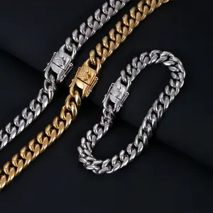 Elarique 18K gold-plated Cuban chain with round polished dragon head clasp, mirror polished 18K gold-plated fashion necklace