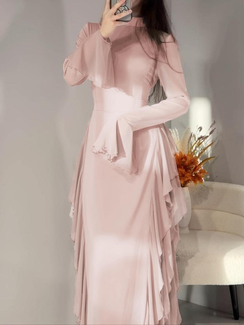 Solid-Color Flare-Sleeve Long Dress with Waist-Cinching Effect, Plain Pattern Slim-Fitting Holiday Dress for Women, Perfect for Spring and Fall