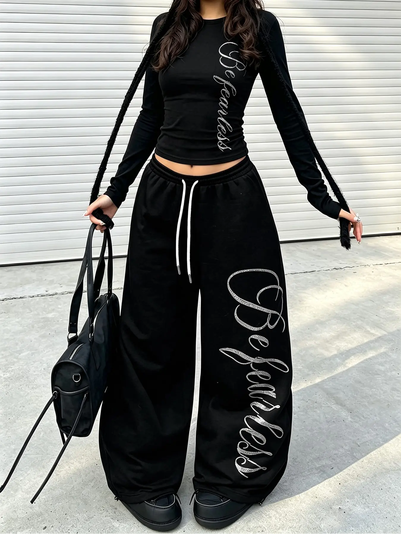 Women's Cursive Letter Cropped Long Sleeve Top & Drawstring Wide Leg Pants Two-Piece Tracksuit, Suitable For Daily Street Shooting, Shopping And Casual Outdoor Outfits