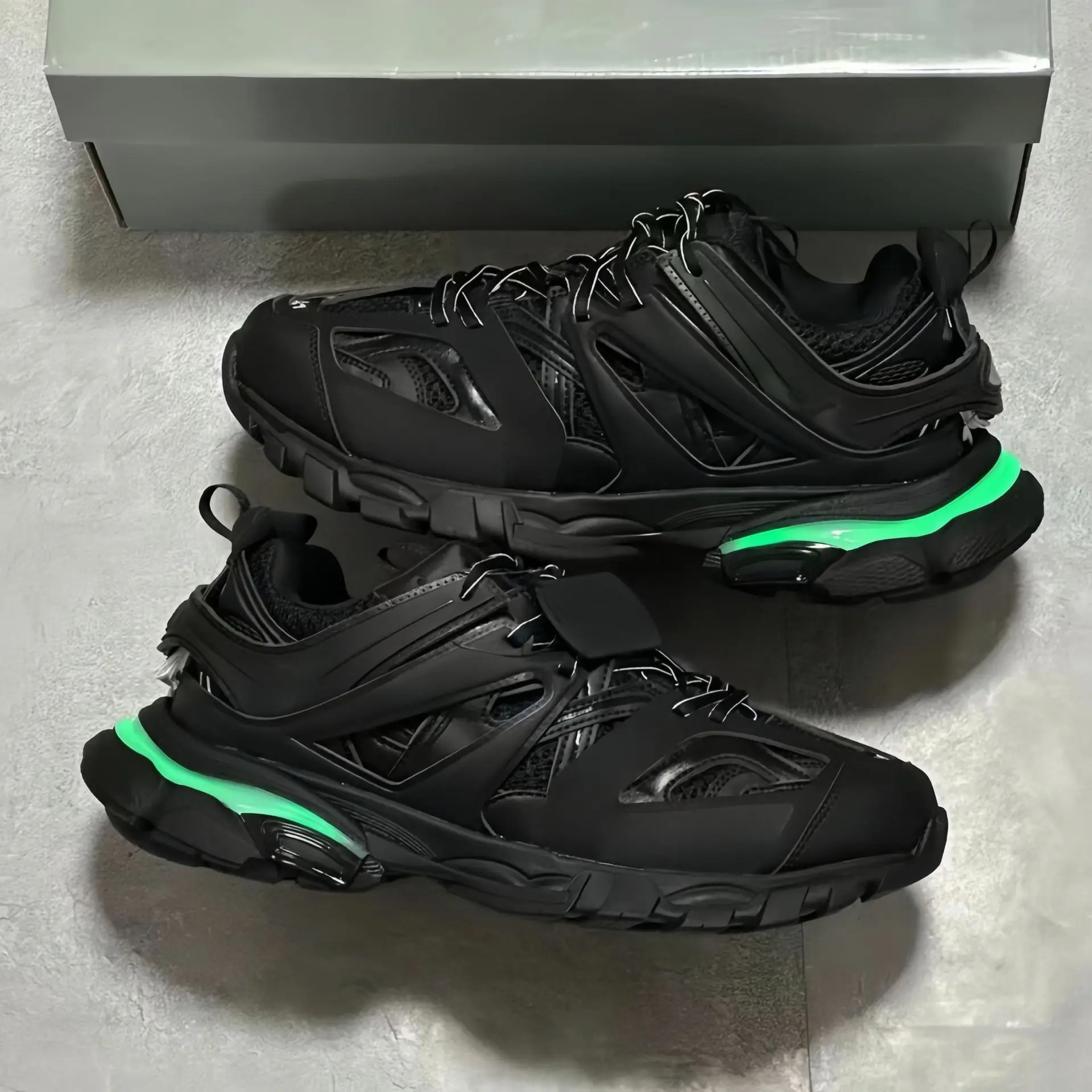 Unisex LED Light-Up Dad Sneakers, Black-White Contrast Stitching, Chunky Sole, Padded Collar, Multi-Size Athletic Urban Footwear for Casual Outings