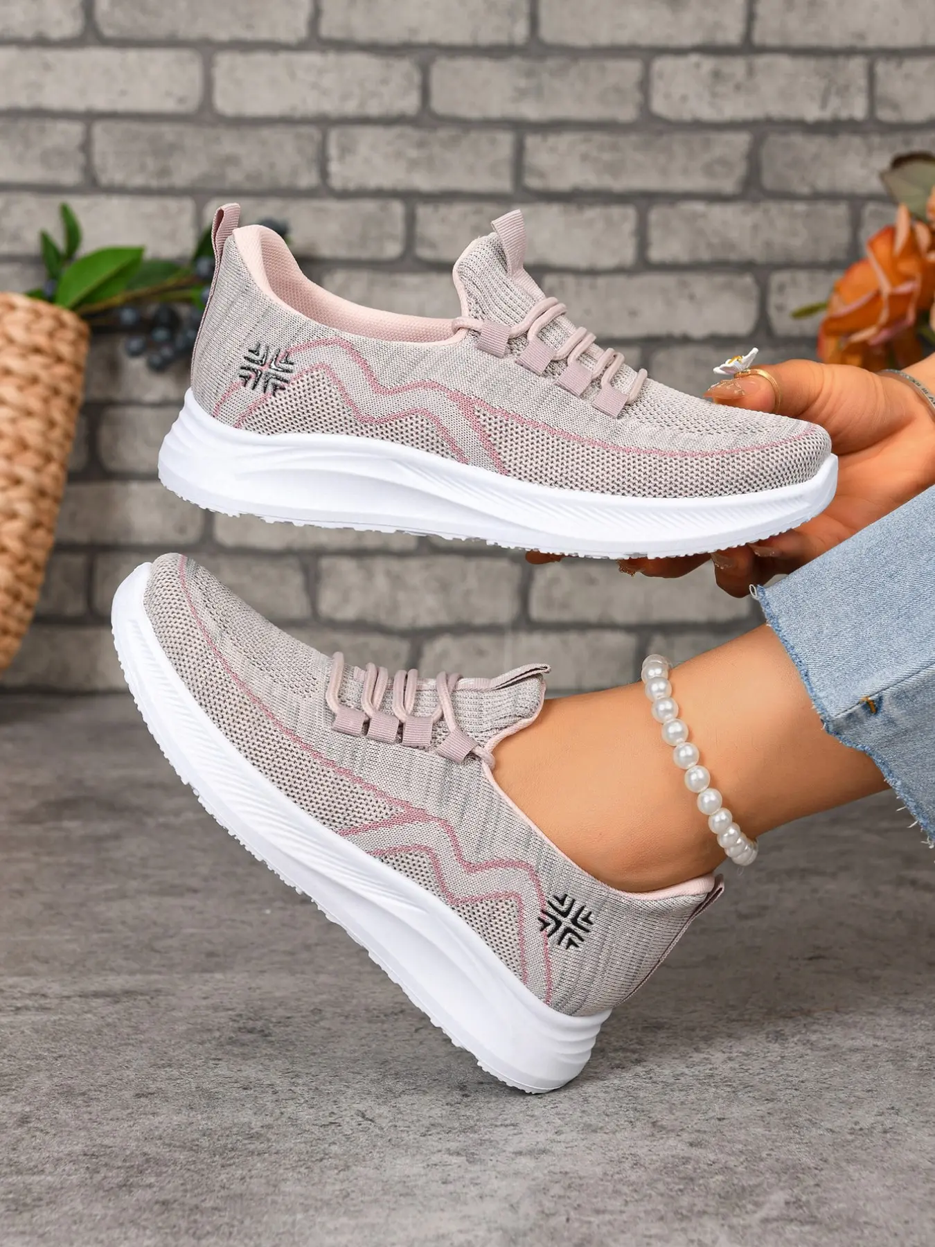 Ladies Round Toe Knitted Sneakers, Stylish Elastic Shoelace Slip On Casual Walking Shoes, Color Matching Pattern Low Cut Footwear for Daily Shopping and Outdoor Activities