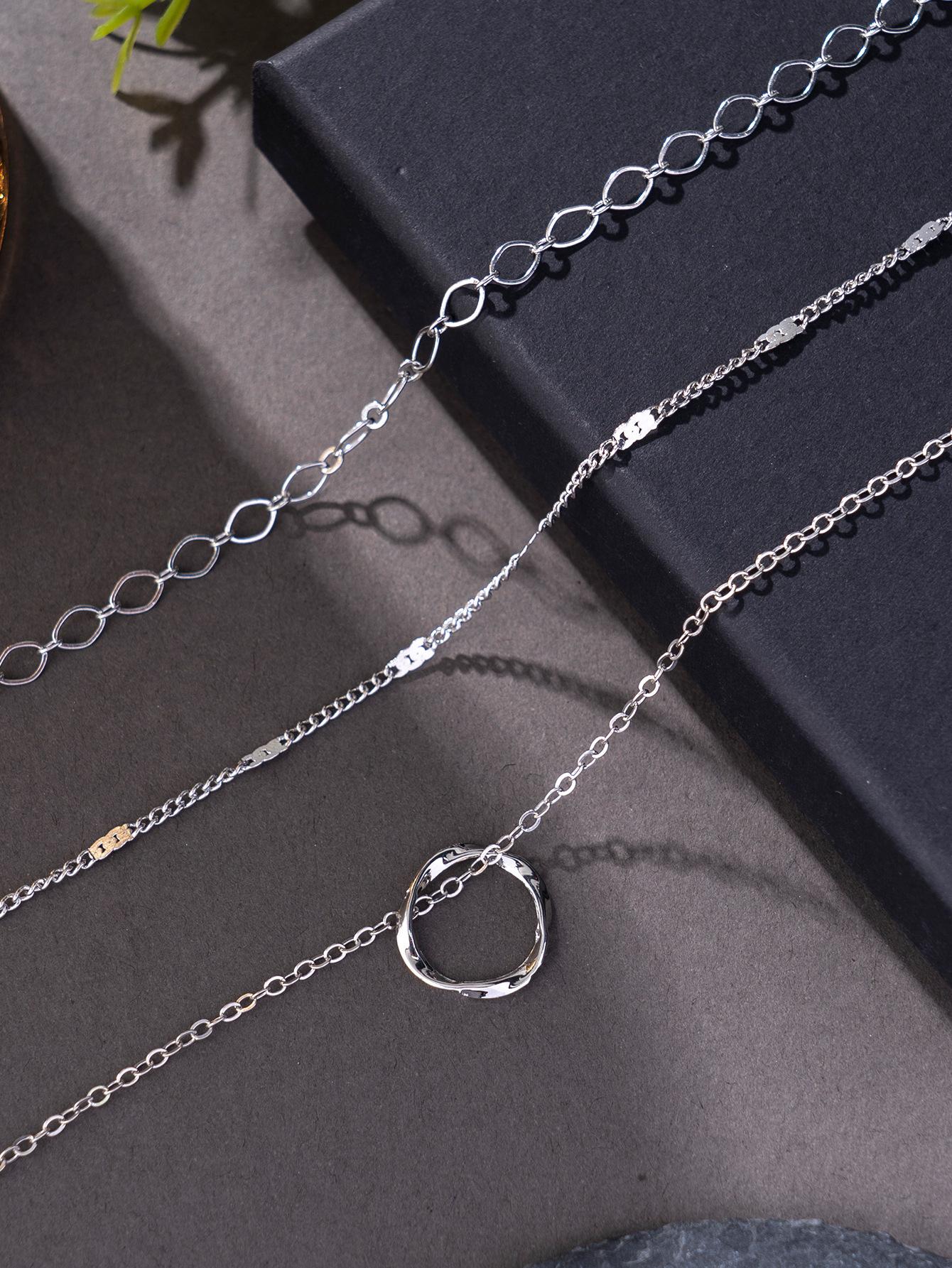 Circular square pendant three-layered layered necklace - trendy twisted chain collar chain for ladies