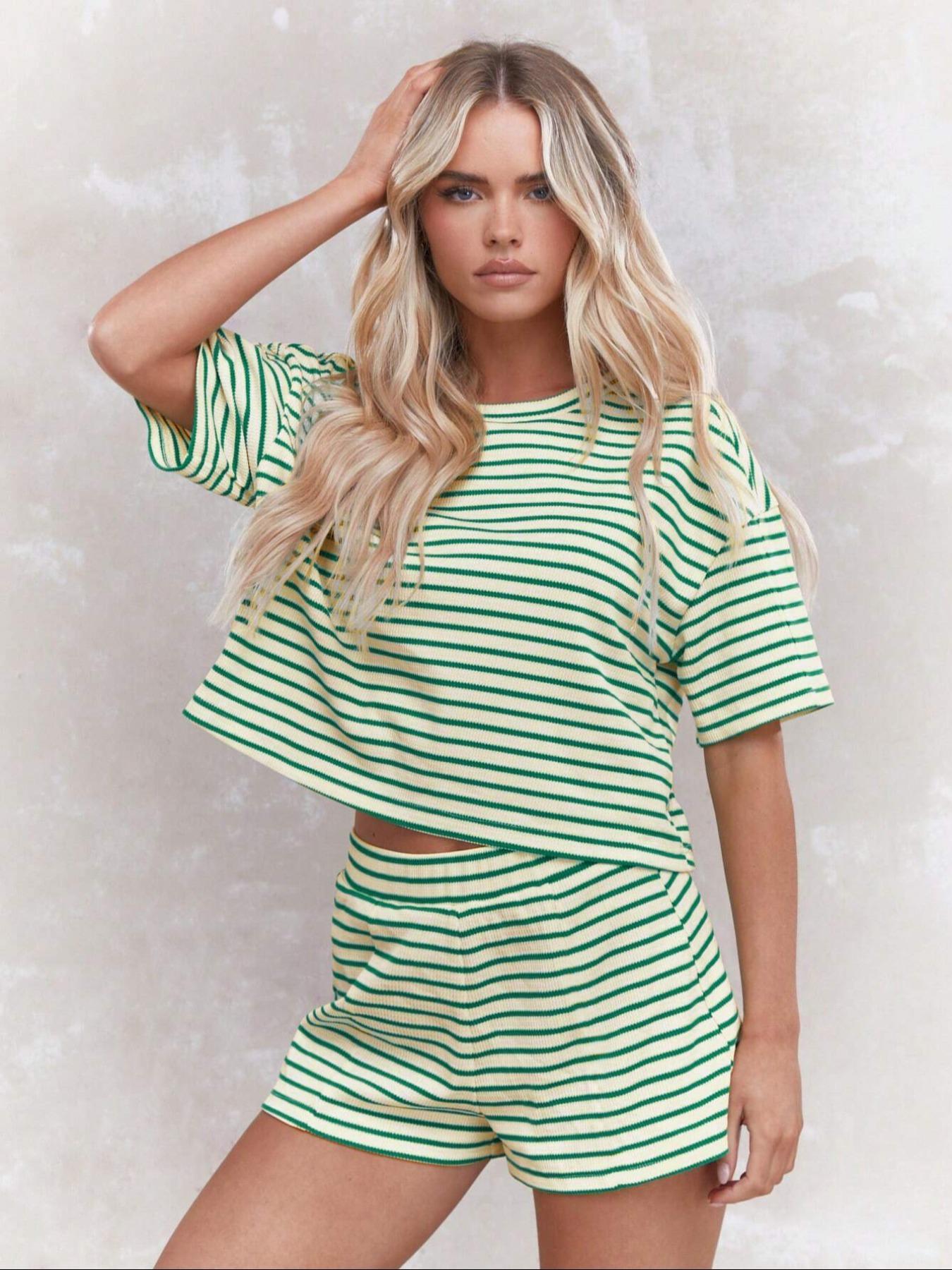 Women's Striped Print Crop Top & Shorts Loungewear Set, Casual Comfy Round Neck Short Sleeve Top & Shorts PJ Set, Shorts Pajama Set, Ladies Sleepwear for All Seasons