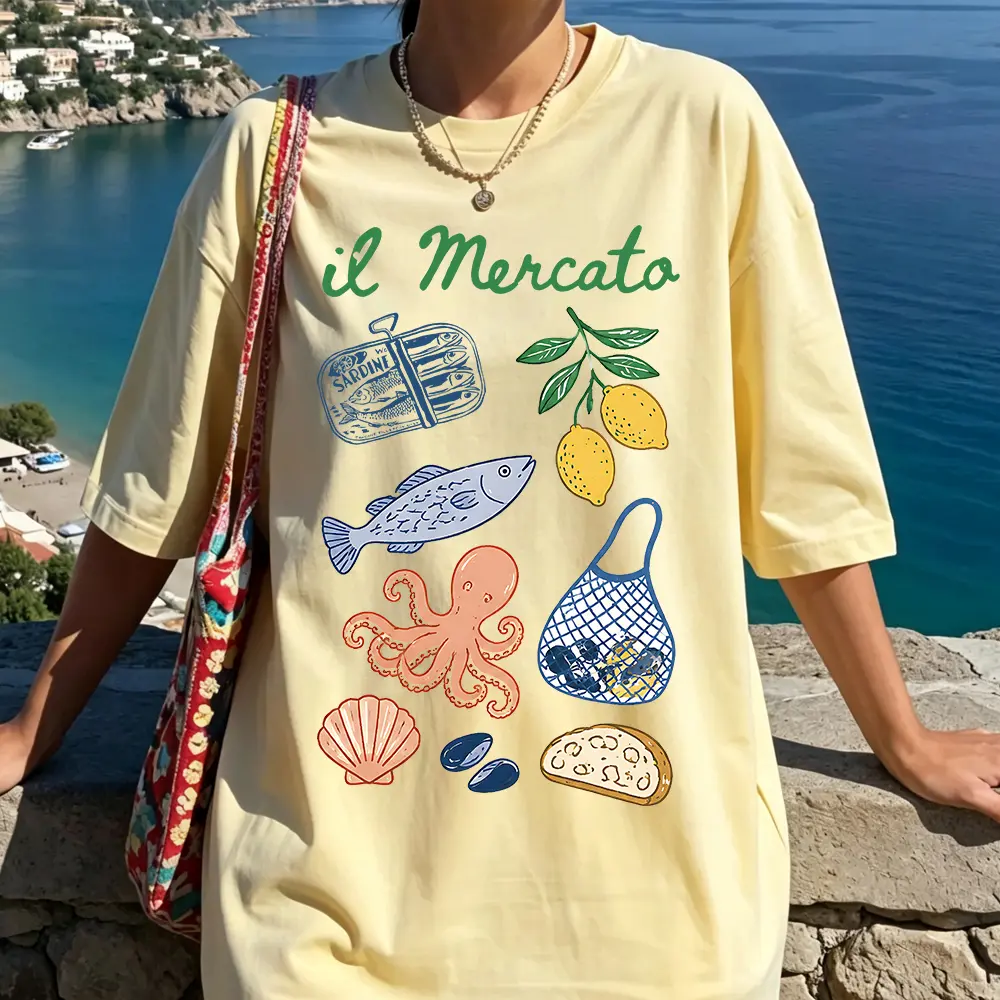 Unisex Oversized Short Sleeve Graphic T-Shirt, 100% Cotton Vintage "il Mercato" Print, Casual Tomato Girl Aesthetic Top with a Loose, Relaxed Fit, Fabric, Round Neck, Breathable, Crew Neck, Graphic Print, Pure Cotton