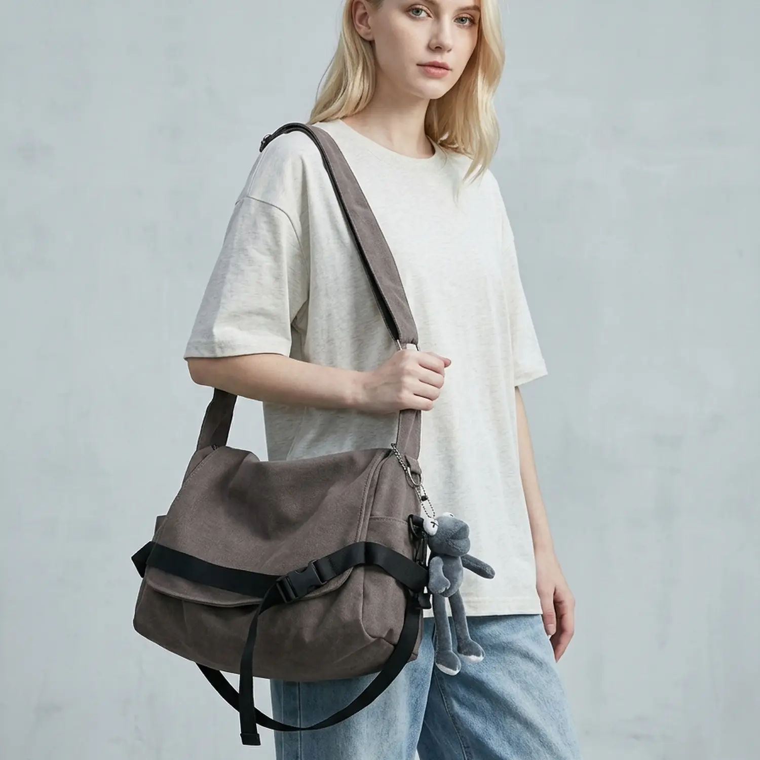 Minimalist Plain Canvas Messenger Bag, Large Capacity Unisex Flap Satchel, Oversized Crossbody Bag for School & Commuting, Messenger Bags, Large Crossbody Bags
