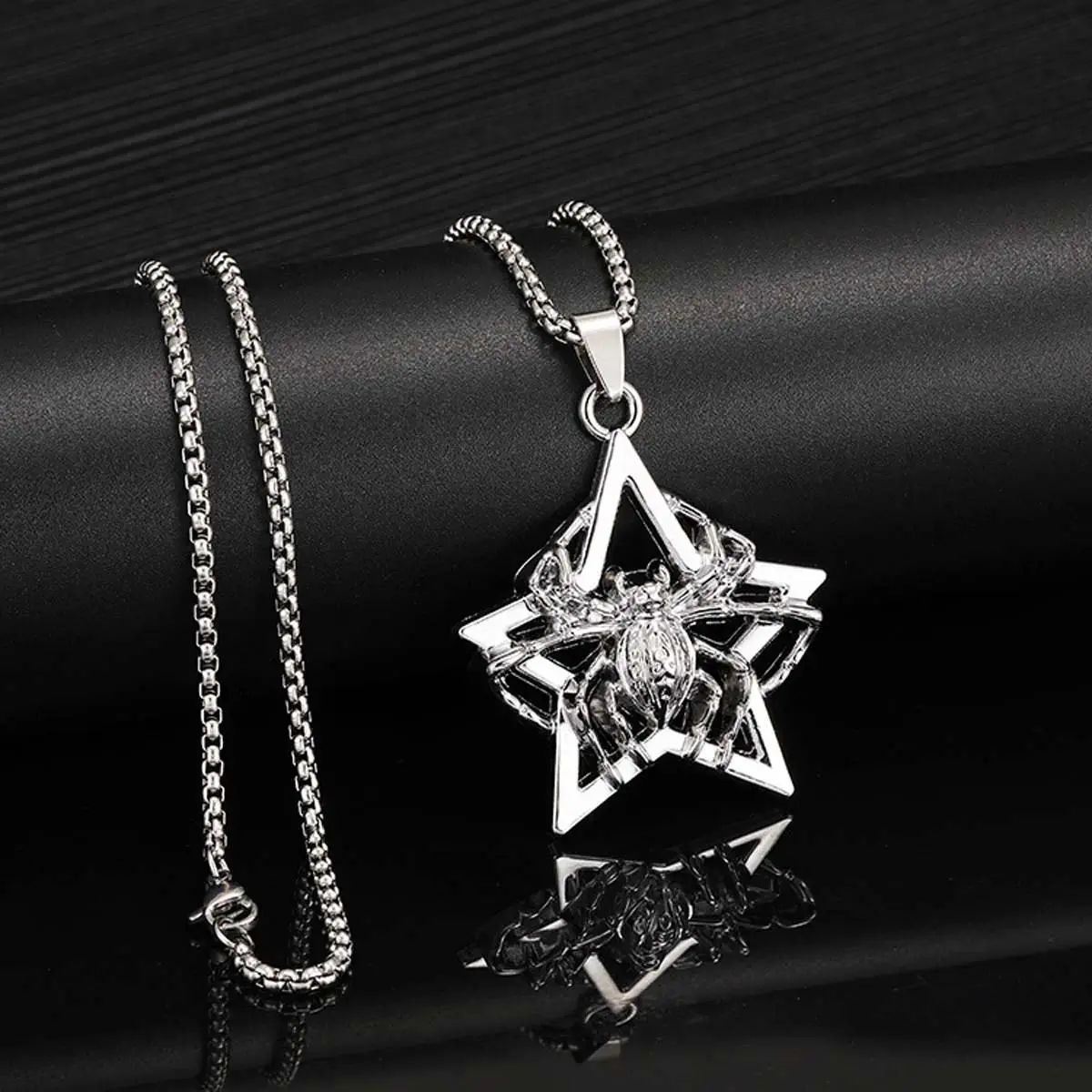 Retro Spider Five Pointed Star Necklace, Punk Gothic Hip Hop Jewelry, Dark Creative Statement Pendant Accessory For Men And Women, Streetwear Fashion Charm