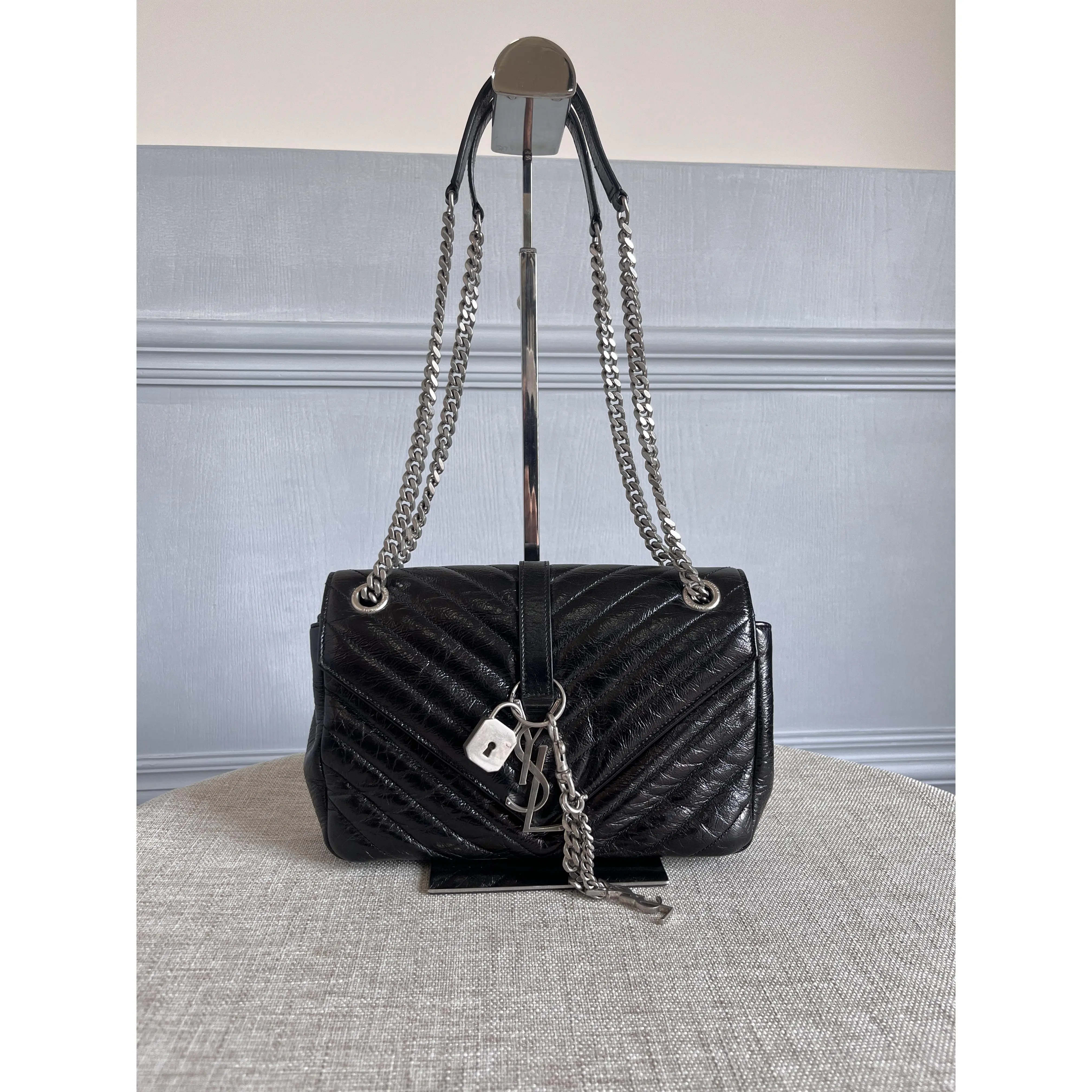 Pre-owned Yves Saint Laurent Authentic YSL LouLou Bag Black Crinkled Chevron Quilted Leather Silver Tone YSL Logo Padlock Charm Chain Shoulder Crossbody Messenger Bag